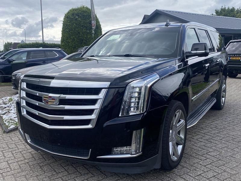 Schwarz Gebraucht 2017 Cadillac Escalade SUV | 29.950 € - Bild 1/4