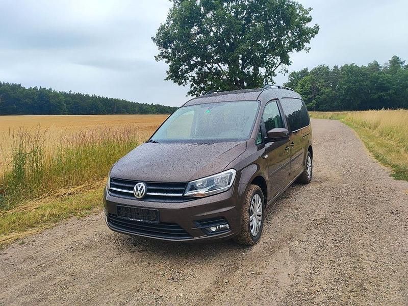 Braun Gebraucht 2019 VW Caddy Maxi Trendline Van / Kleinbus | 21.980 € (Etwas zu teuer) - Bild 1/4