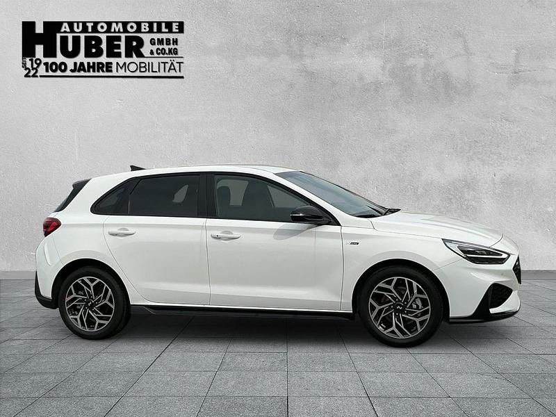 Neu Hyundai i30 N Line 150 PS (110 kW) 2026 Weiß Limousine