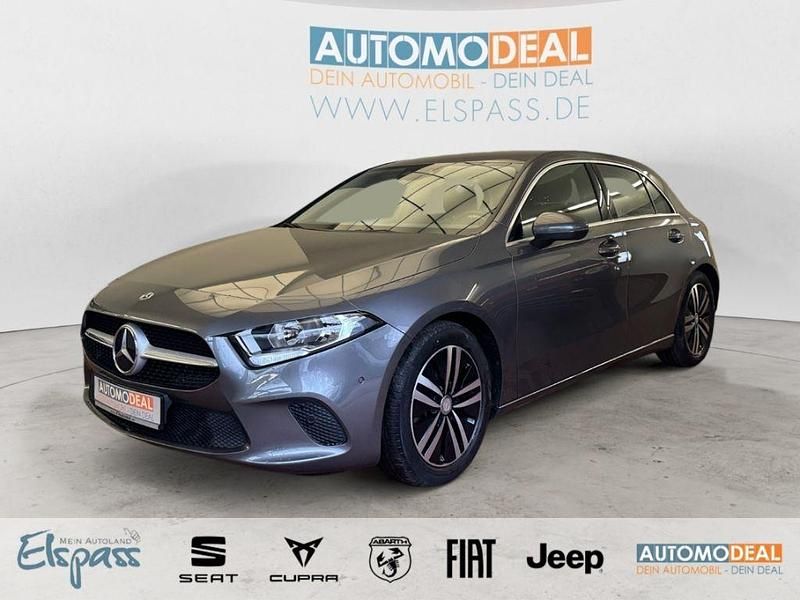 Met. (grau Gebraucht 2020 Mercedes A180 Progressive Limousine | 22.659 € (Fairer Preis) - Bild 1/4