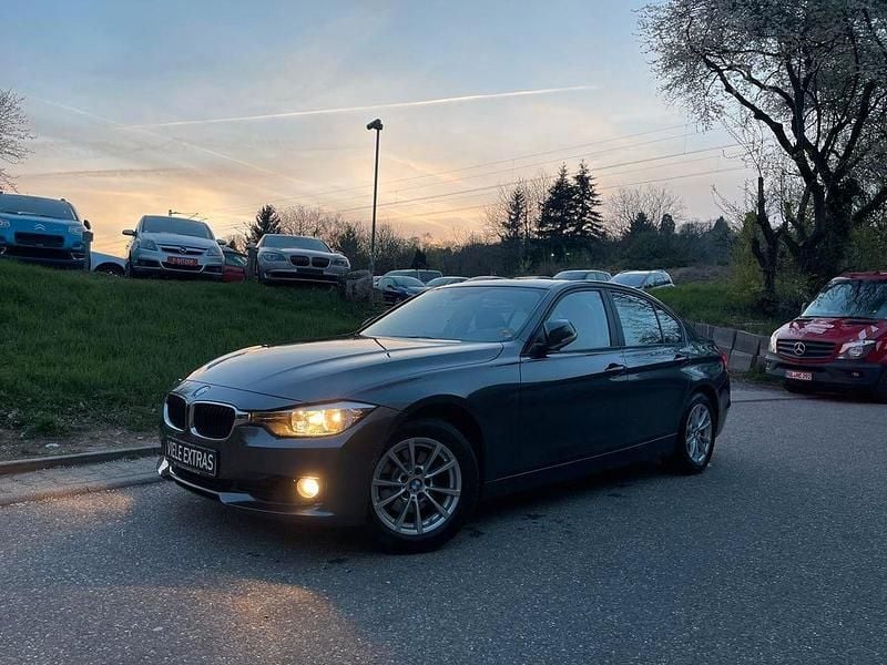 Gebraucht BMW 320 184 PS (135 kW) 2014 Grau Limousine