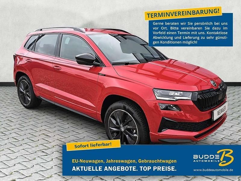 Velvetrot metallic Neu 2025 Skoda Karoq SportLine SUV | 39.490 € (Guter Preis) - Bild 1/4