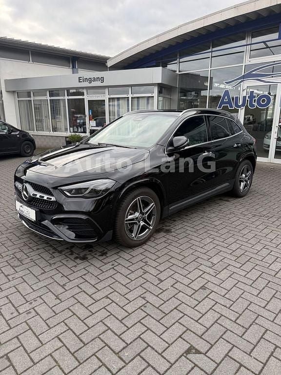 Gebraucht Mercedes GLA200 AMG line 163 PS (119 kW) 2024 Schwarz SUV