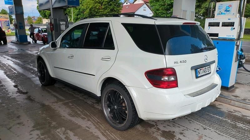 Gebraucht Mercedes ML63 AMG AMG 306 PS (225 kW) 2008 Weiß SUV