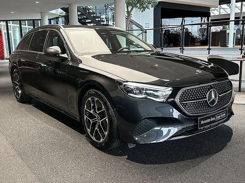Gebraucht Mercedes E200 204 PS (150 kW) 2024 Grau Kombi