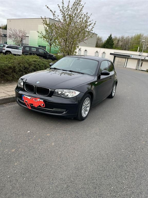 Schwarz Gebraucht 2009 BMW 116 Kleinwagen | 1.550 € (Guter Preis) - Bild 1/4