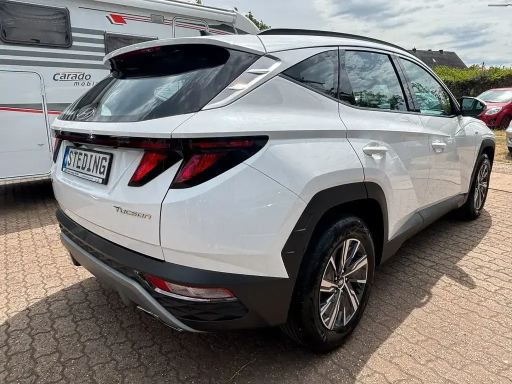 Gebraucht Hyundai Tucson Select 150 PS (110 kW) 2023 Weiß SUV