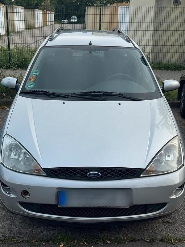 Silber Gebraucht 2002 Ford Focus Kombi | 650 € (Guter Preis) - Bild 1/4