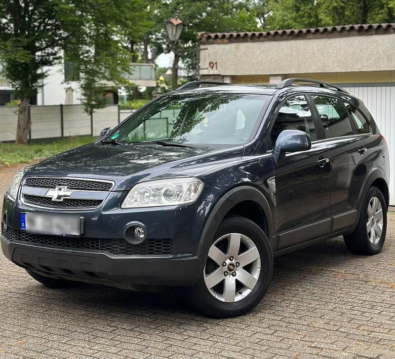 Grau Gebraucht 2007 Chevrolet Captiva SUV | 3.150 € (Fairer Preis) - Bild 1/4