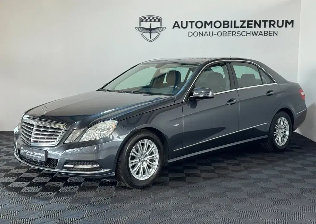 Second-hand Mercedes E200 184 CP (135 kW) 2012 Gri Berlinǎ