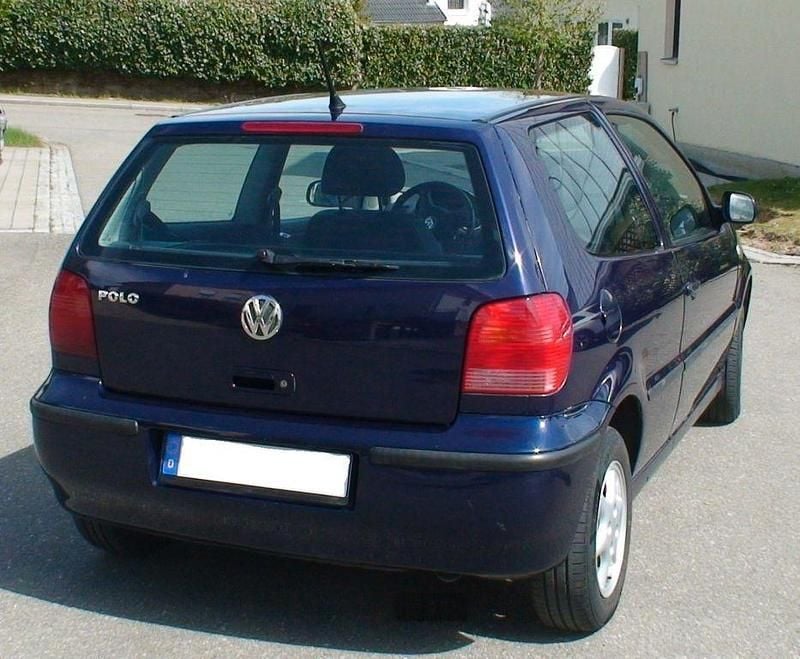 Second-hand VW Polo 50 CP (36 kW) 2000 Albastru Berlinǎ
