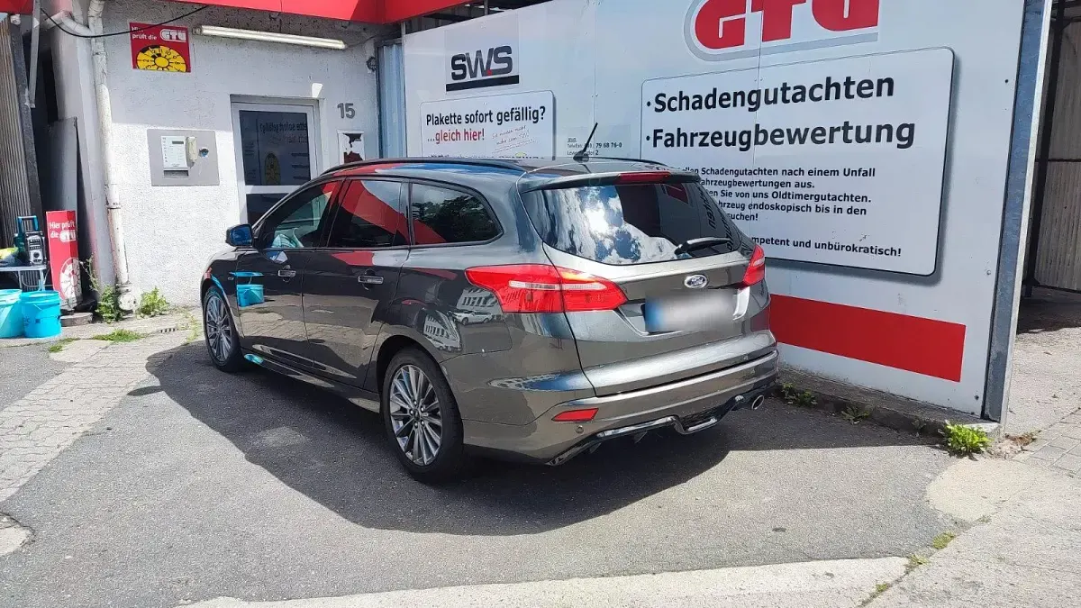 Gebraucht Ford Focus ST-Line 150 PS (110 kW) 2018 Grau Kombi