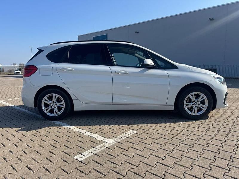 Gebraucht BMW 216 Active Tourer Advantage 116 PS (85 kW) 2018 Weiß Van / Kleinbus