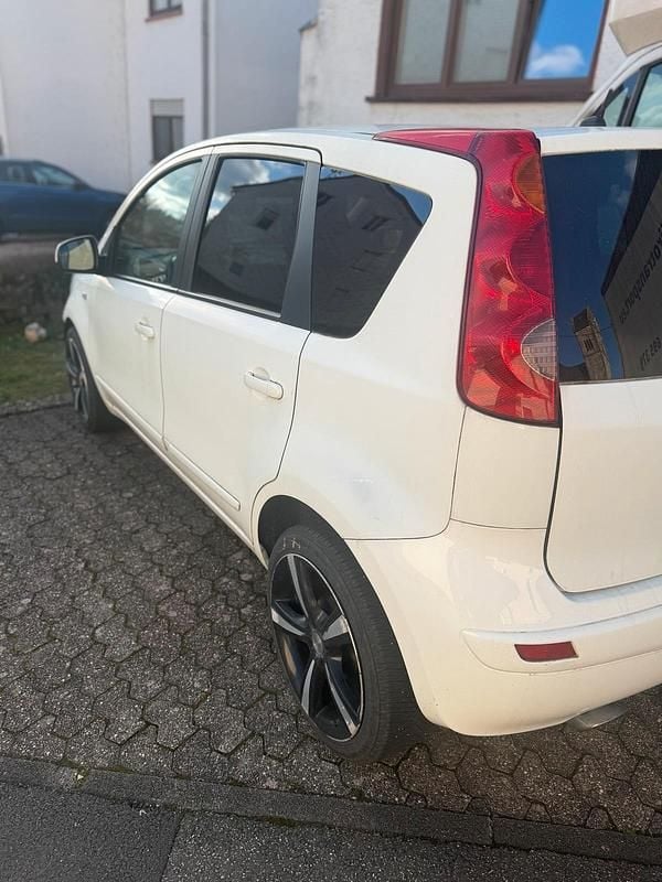 Gebraucht Nissan Note 80 PS (58 kW) 2007 Weiß Kleinwagen