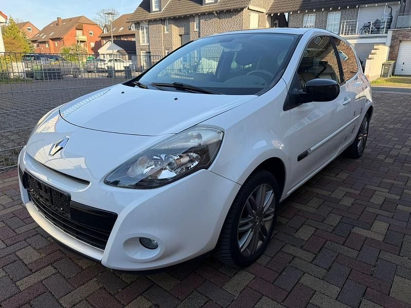 Gebraucht Renault Clio II 101 PS (74 kW) 2010 Weiß Kleinwagen