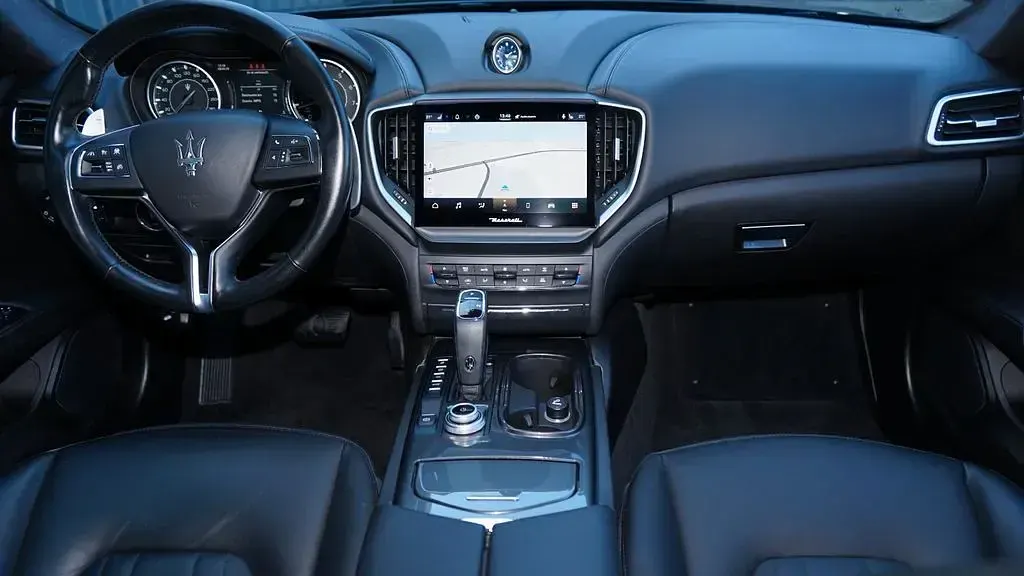 Gebraucht Maserati Ghibli 330 PS (242 kW) 2022 Schwarz Limousine