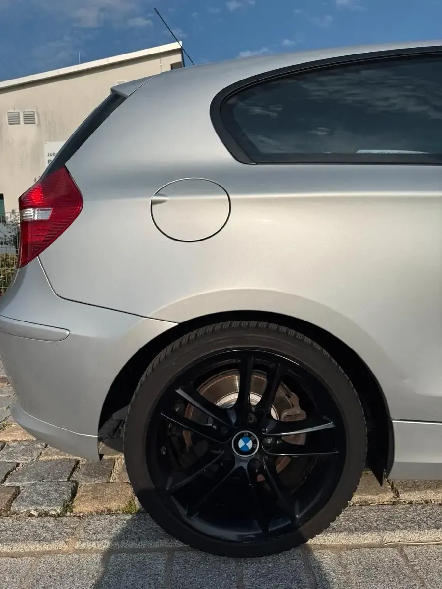 Gebraucht BMW 118 143 PS (105 kW) 2011 Silber Kleinwagen