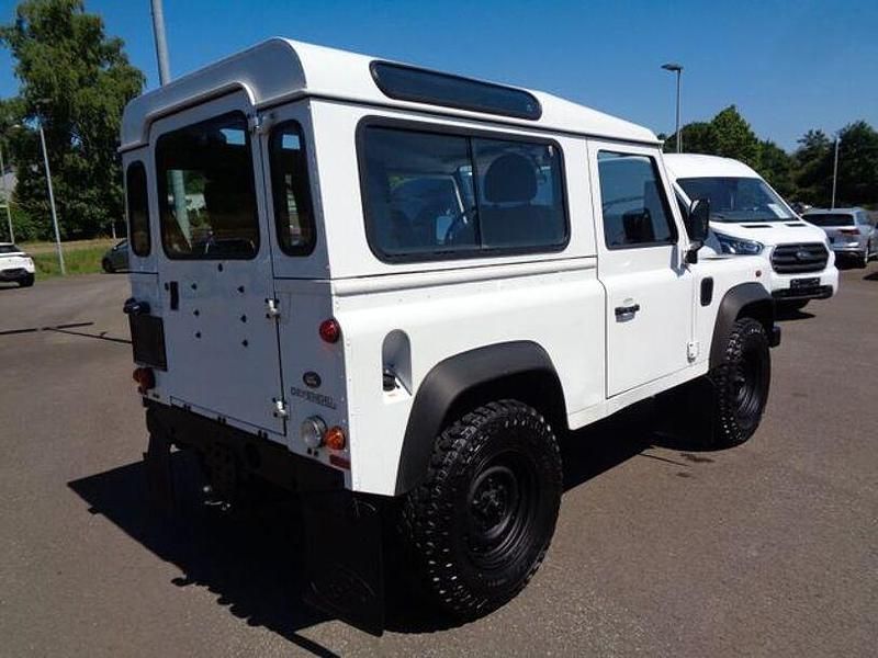 Gebraucht Land Rover Defender 122 PS (89 kW) 2013 Weiß Kombi