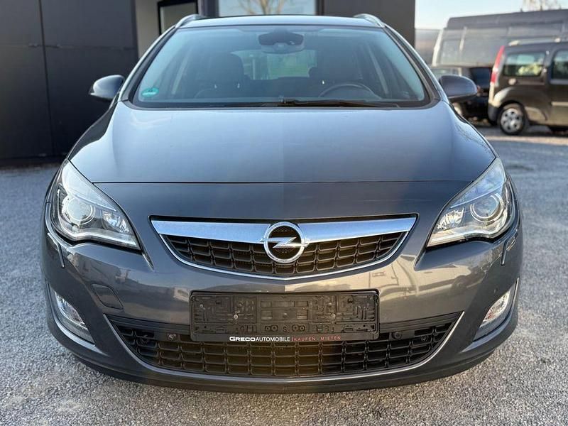 Gebraucht Opel Astra Innovation 140 PS (102 kW) 2011 Grau Kombi