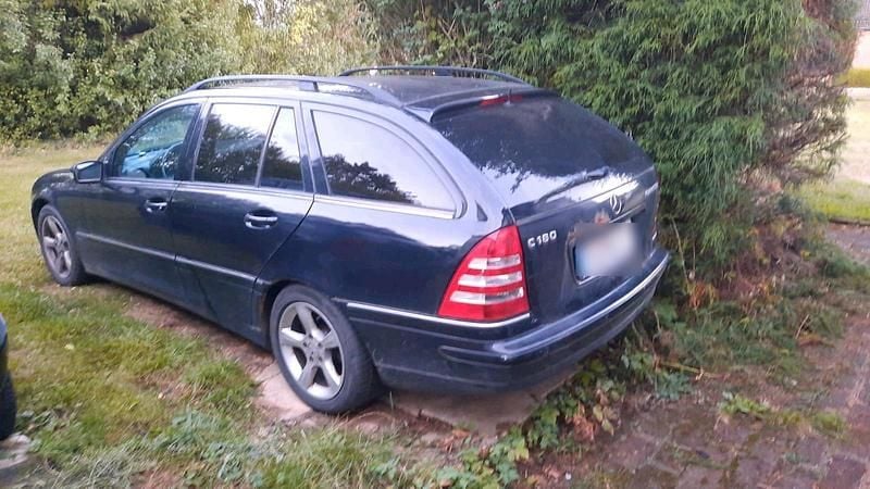 Blau Gebraucht 2003 Mercedes C180 Kombi | 940 € (Superpreis) - Bild 1/4