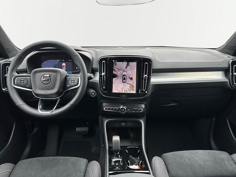 Gebraucht Volvo XC40 Plus 163 PS (119 kW) 2025 Schwarz SUV