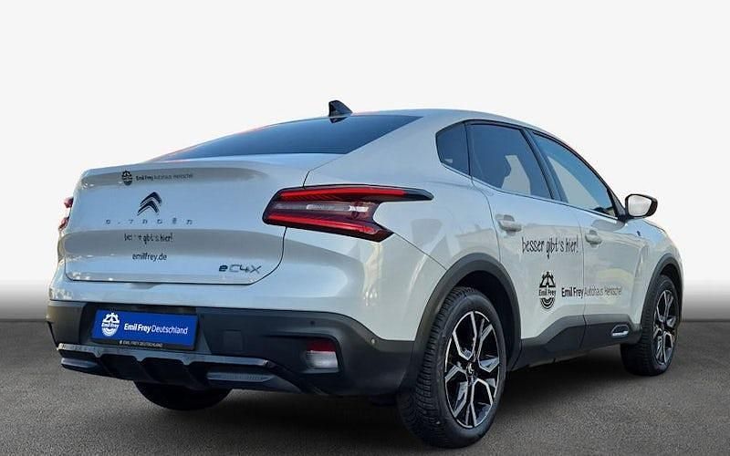 Gebraucht Citroën e-C4 Shine 100 kW (136 PS) 2023 Schwarz Limousine