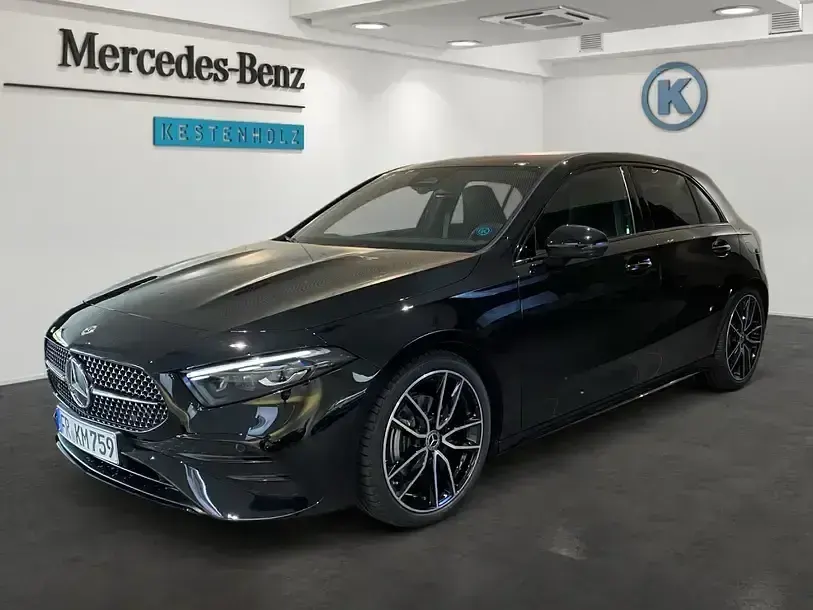 Gebraucht Mercedes A200 AMG 163 PS (119 kW) 2025 Schwarz Limousine