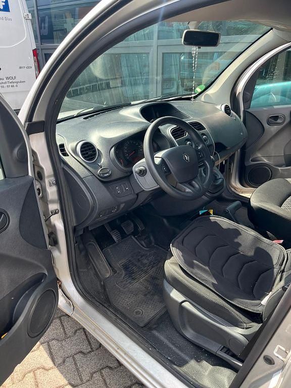Grau Gebraucht 2016 Renault Kangoo Intens Van / Kleinbus | 5.700 € (Fairer Preis) - Bild 1/4