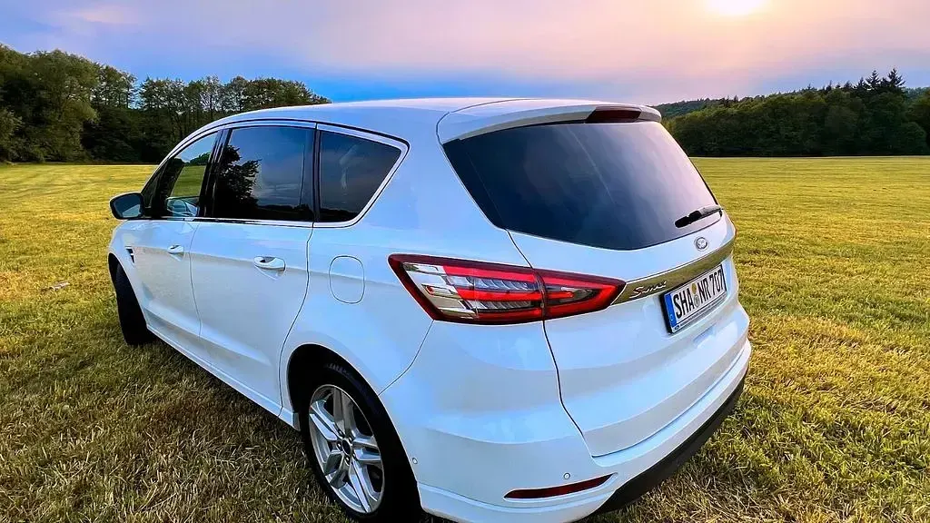 Gebraucht Ford S-MAX Titanium 150 PS (110 kW) 2017 Weiß Van / Kleinbus
