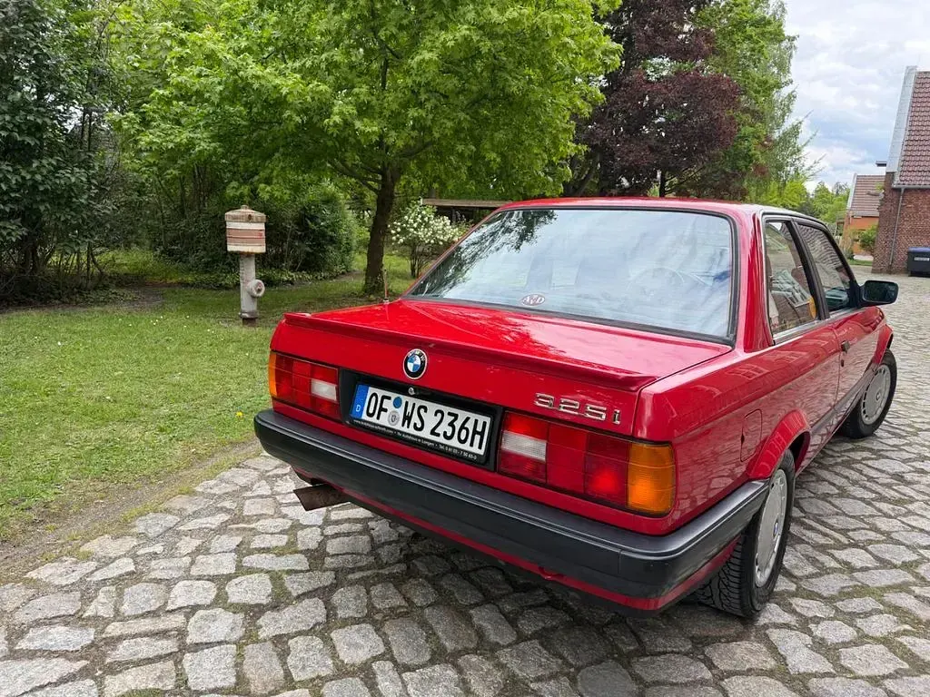 Brugt BMW 325 170 HK (125 kW) 1989 Rød