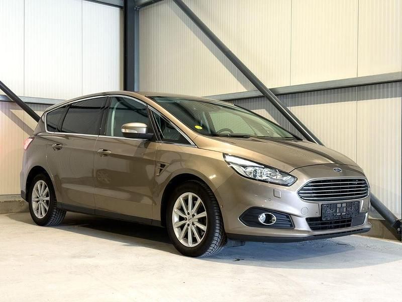 Silber Gebraucht 2019 Ford S-MAX Titanium Van / Kleinbus | 16.990 € (Fairer Preis) - Bild 1/4