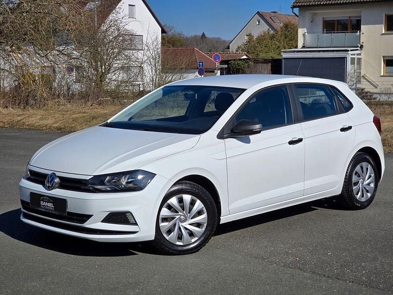 Gebraucht VW Polo Trendline 65 PS (47 kW) 2019 Purewhite uni Kleinwagen