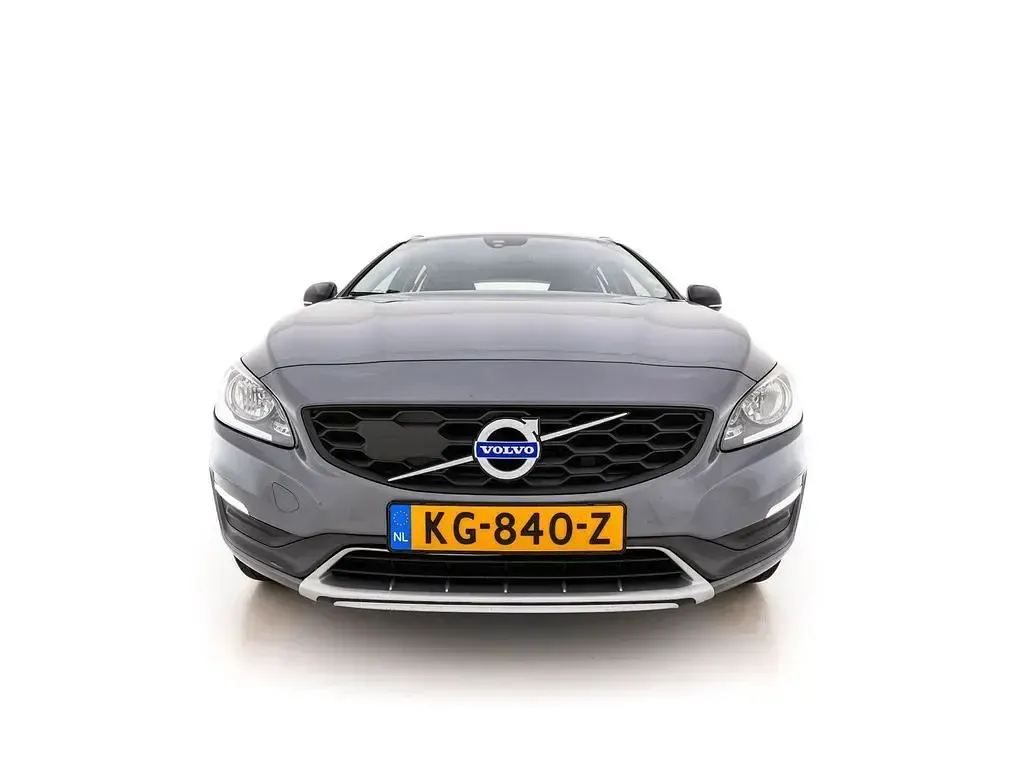 Gebraucht Volvo V60 CC Business Edition 150 PS (110 kW) 2015 Grau Kombi