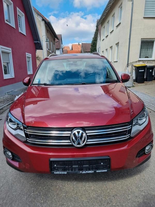 Gebraucht VW Tiguan 140 PS (102 kW) 2013 Rot SUV