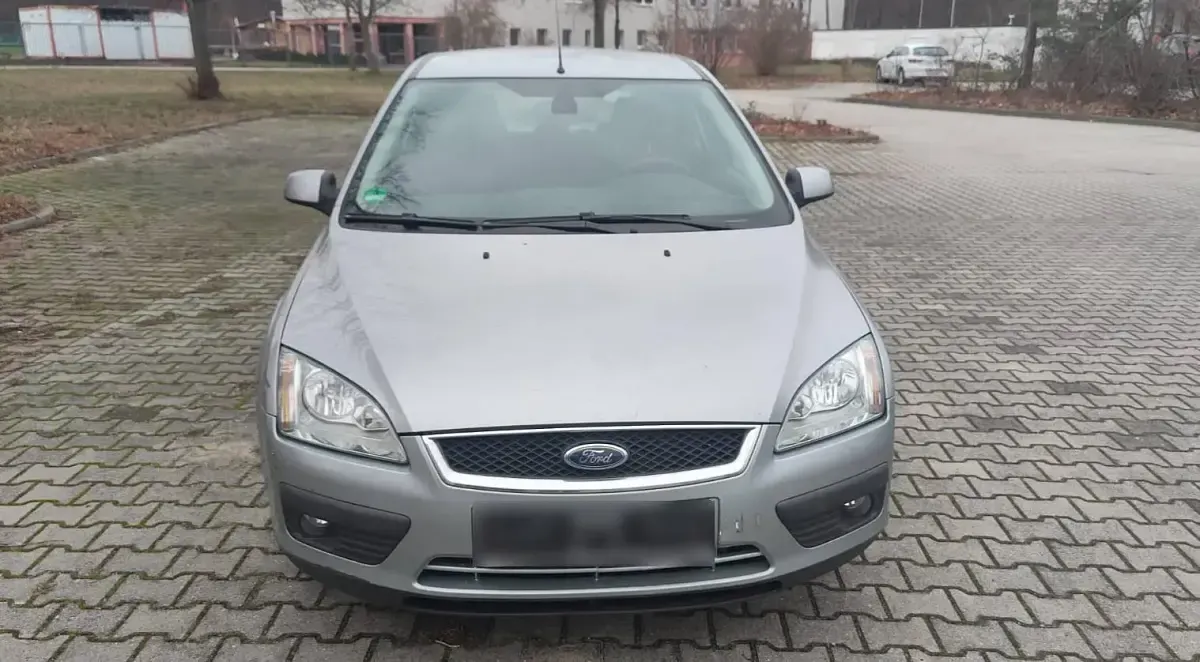 Gebraucht Ford Focus 115 PS (84 kW) 2005 Silber Limousine