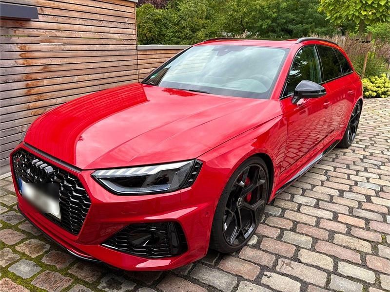 Rot Gebraucht 2025 Audi RS4 Competition Kombi | 78.500 € (Guter Preis) - Bild 1/4
