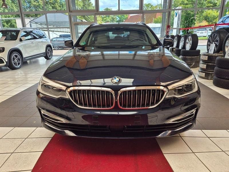 Blau Gebraucht 2018 BMW 540 Shadowline Kombi | 26.990 € (Superpreis) - Bild 1/4