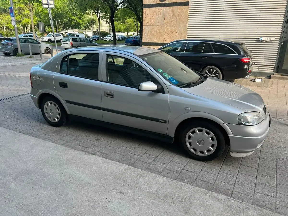 Second-hand Opel Astra 75 CP (55 kW) 2001 Argintiu Hatchback