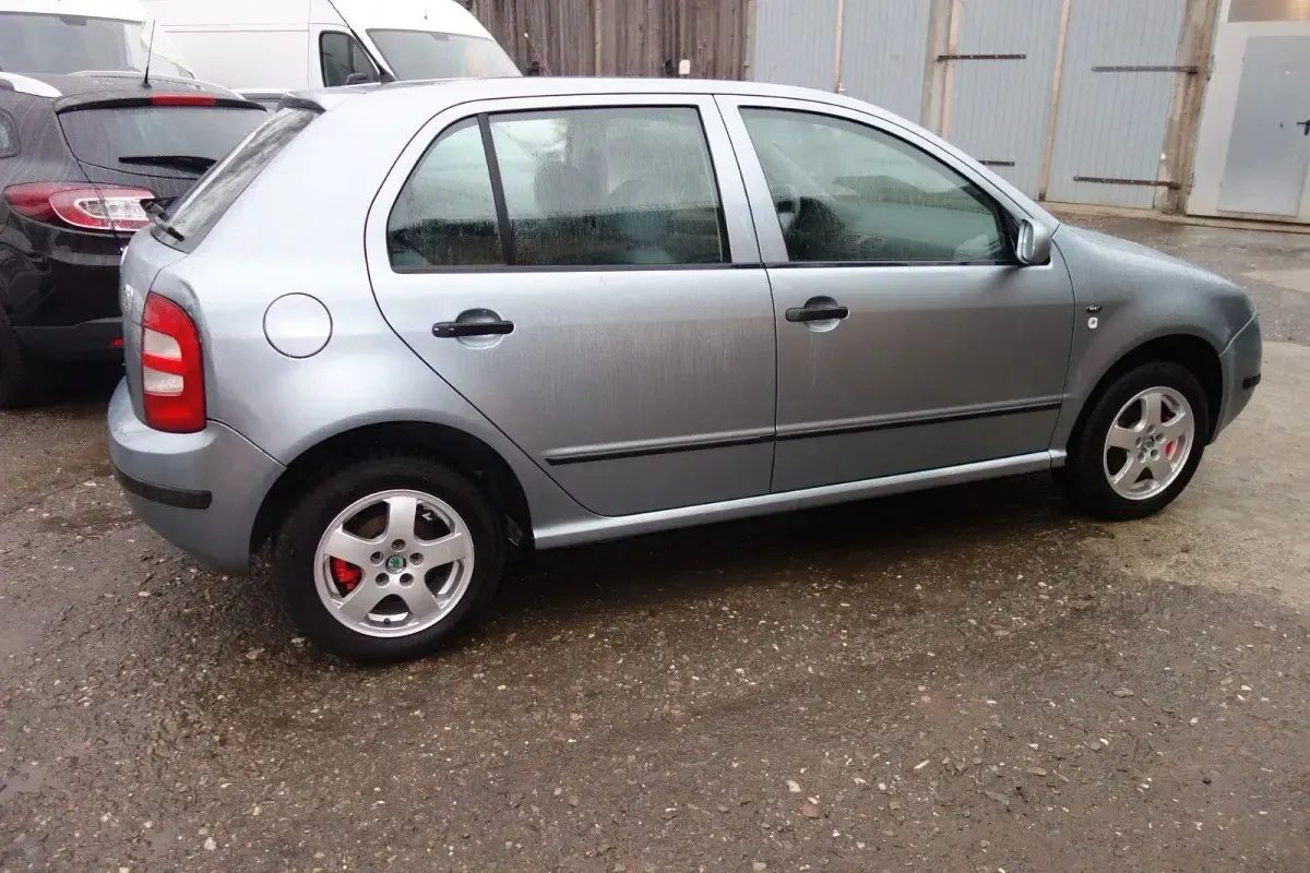 Gebraucht Skoda Fabia Comfort 101 PS (74 kW) 2002 Grau Limousine