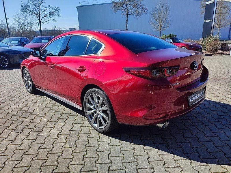 Gebraucht Mazda 3 Selection 186 PS (136 kW) 2022 Magmarot (metallic) Limousine
