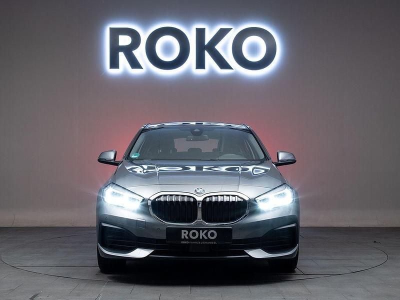 Gebraucht BMW 118 136 PS (100 kW) 2022 Skyscraper grau metallic Kleinwagen