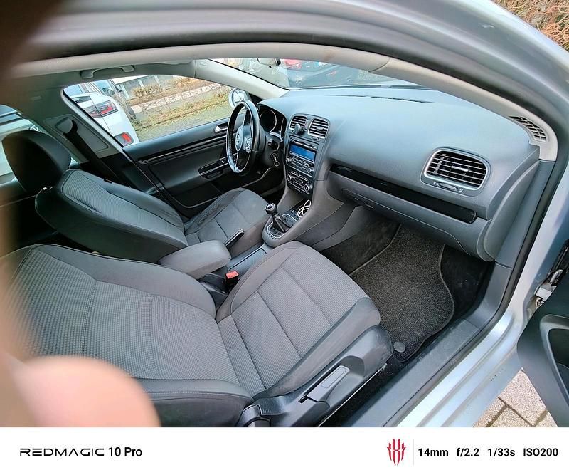 Gebraucht VW Golf VI 105 PS (77 kW) 2010 Grau Kleinwagen