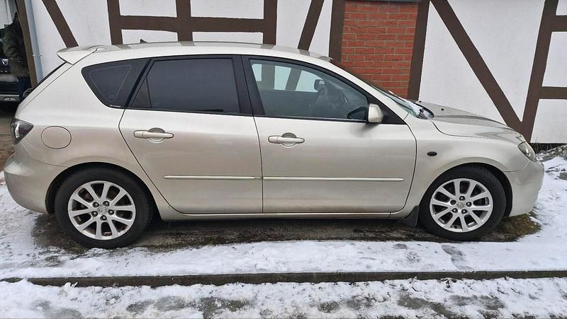 Usata Mazda 3 105 CV (77 kW) 2009 Beige Berlina