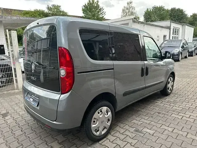 Gebraucht Fiat Doblò Dynamic 95 PS (69 kW) 2011 Grau Van / Kleinbus
