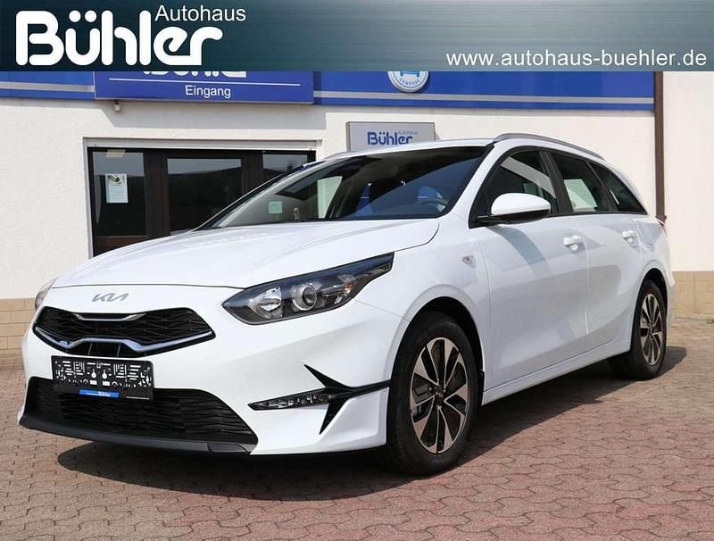 Carraraweiß Neu 2024 Kia Ceed Sportswagon 2 Kombi | 23.450 € (Superpreis) - Bild 1/3