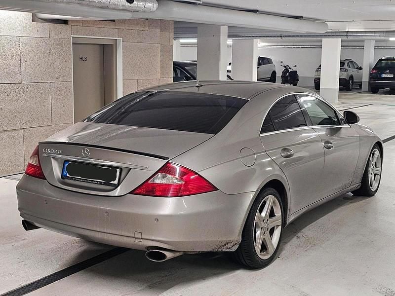 Grau Gebraucht 2006 Mercedes CLS320 Limousine | 5.900 € (Superpreis) - Bild 1/4