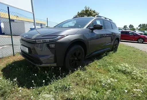 Neu Toyota bZ4X 164 kW (224 PS) 2026 Silber SUV