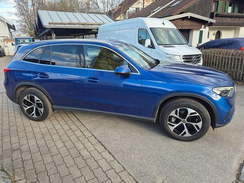 Gebraucht Mercedes GLC400d 252 PS (185 kW) 2024 Blau SUV