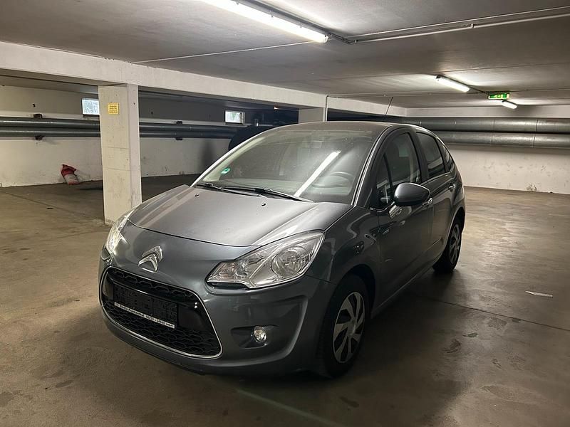 Grau Gebraucht 2011 Citroën C3 Exclusive Kleinwagen | 5.500 € - Bild 1/4