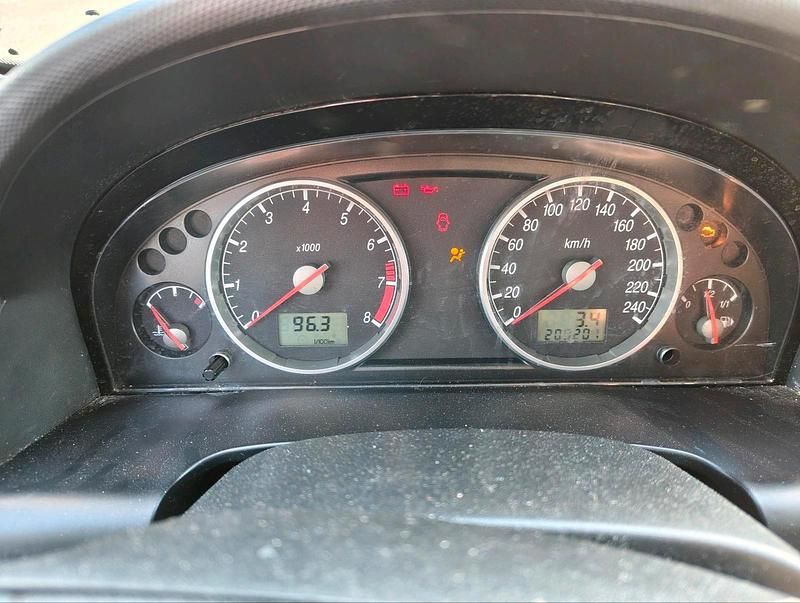 Gebraucht Ford Mondeo 146 PS (107 kW) 2002 Schwarz Kombi